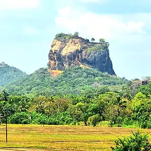Panoramic Royal Hotel Sigiriya